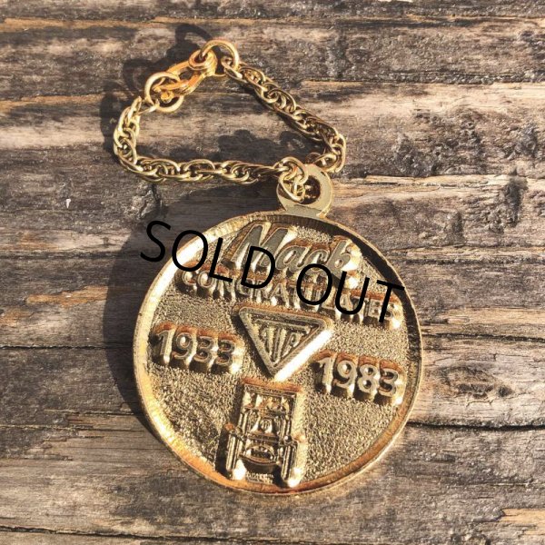 画像2: Vintage Mack Truck Medal (B752) (2)