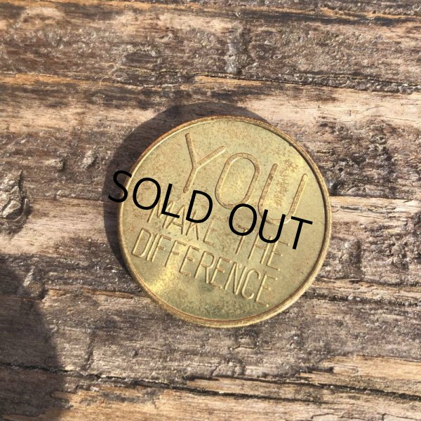 画像2: Vintage Mack Truck Coin (B751) (2)