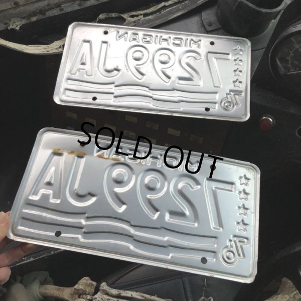 画像2: 70s Vintage American License Number Plate 200YRS SET (B823) (2)
