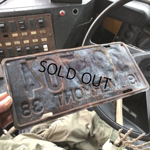 画像2: 30s Vintage American License Number Plate / 1938 VERMONT 33 704 (B881) (2)