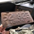 画像1: 40s Vintage American License Number Plate / 1942 VERMONT 52 823 (B893) (1)