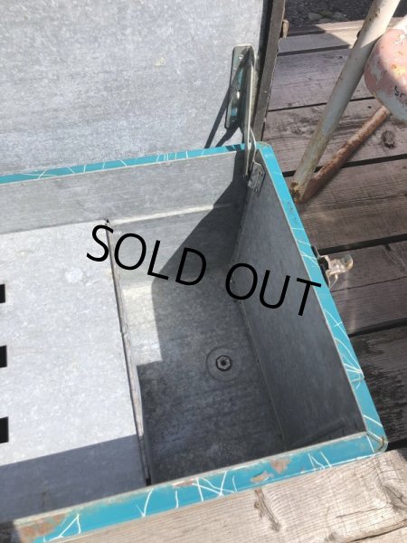 画像9: 50s Vintage KAMP KOLD Aluminum Camping Cooler Box (B993) (9)