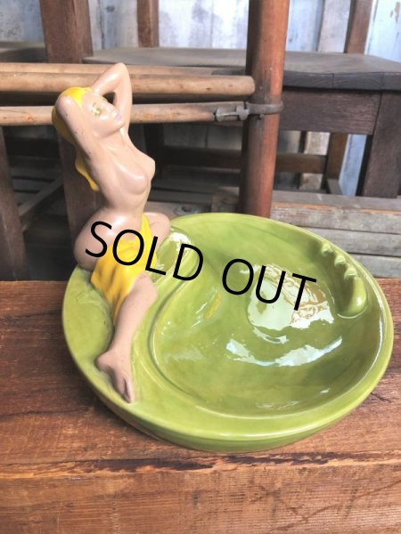 画像2: Vintage Mid Century Nude Naked Woman Lady Pinup Ashtray (C053) (2)