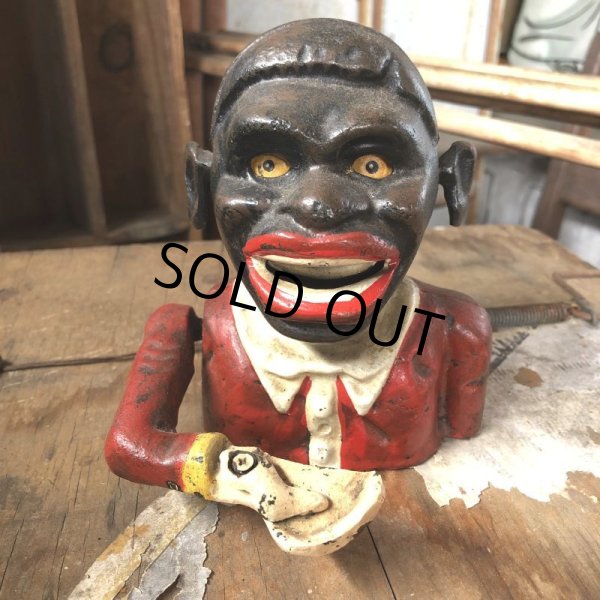 画像1: Vintage Black Man Cast Iron Coin Bank (C066) (1)