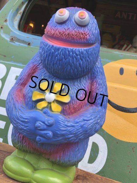 画像2: 70s Vintage Play Pal Blue Hippie Monster Coin Bank Pink (C068) (2)