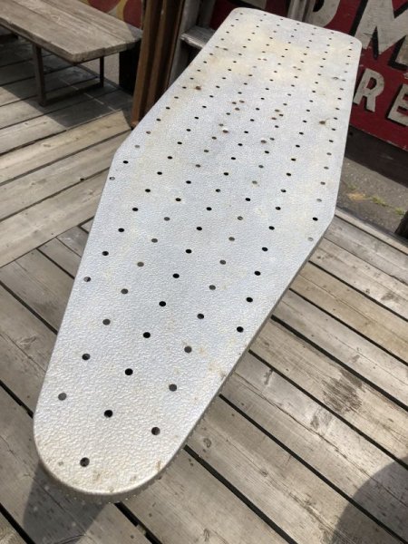 画像8: Vintage Metal Ironing Board Table (C079) (8)