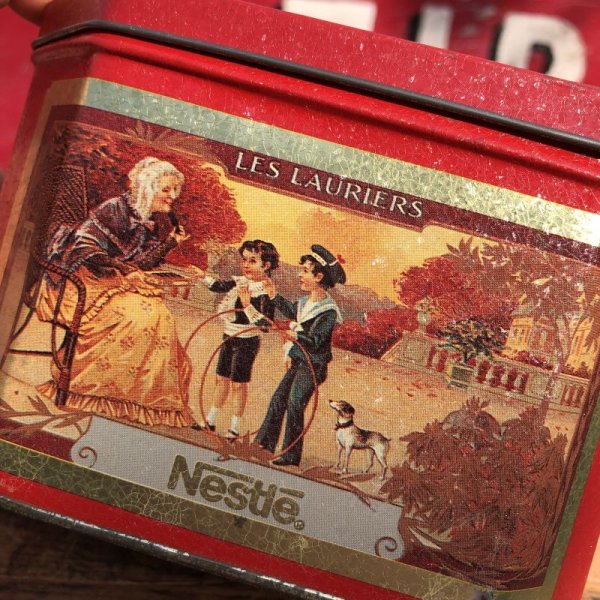 画像1: Vintage Tin Can Nestle 1993 (B924) (1)