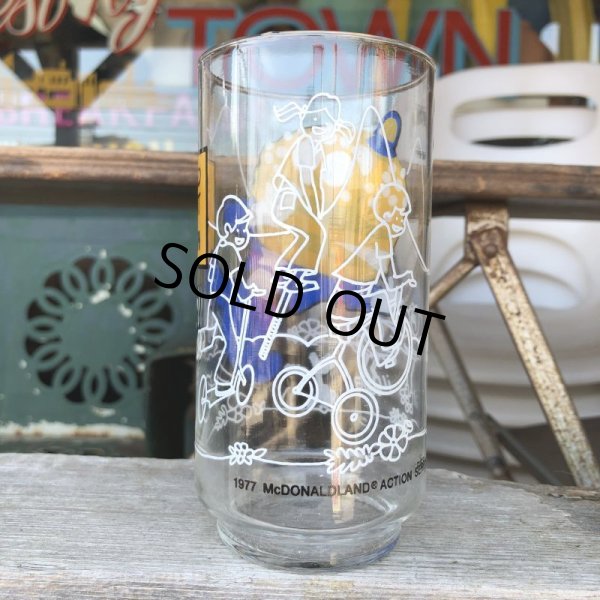 画像3: 70s Vintage Glass McDonaland Action Series Big Mac Police (C190) (3)