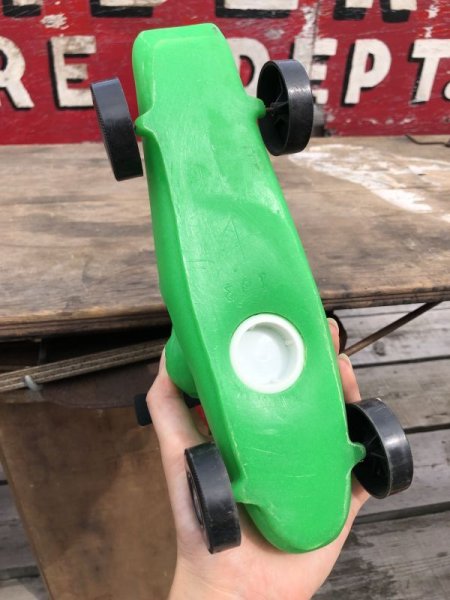 画像13: 70s Vintage 57 Racing Dog Plastic Coin Bank Green (C275) (13)