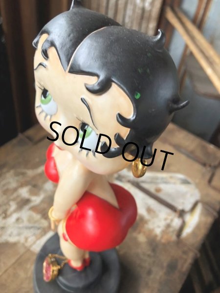 画像13: 2006 Limited Edition England Betty Boop Connoisseur Porcelain "THE RED PURSE" Statue 12 1/2  (C293) (13)