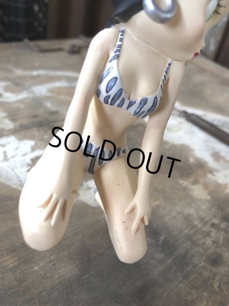 画像6: Vintage Betty Boop Kneeling Wearing Stripe Bikini Figurine (C288) (6)