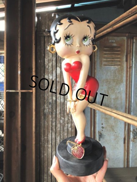 画像19: 2006 Limited Edition England Betty Boop Connoisseur Porcelain "THE RED PURSE" Statue 12 1/2  (C293) (19)