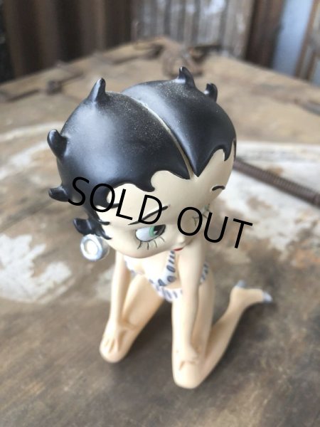 画像7: Vintage Betty Boop Kneeling Wearing Stripe Bikini Figurine (C288) (7)