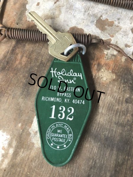 画像1: Vintage Motel Key Holiday Inn #132 (C331) (1)