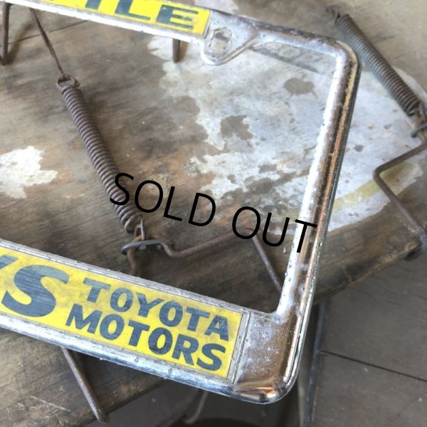 画像2: Vintage Automotive License Plate Frame / SEATTLE TENNEYS TOYOTA MOTORS (B404) (2)