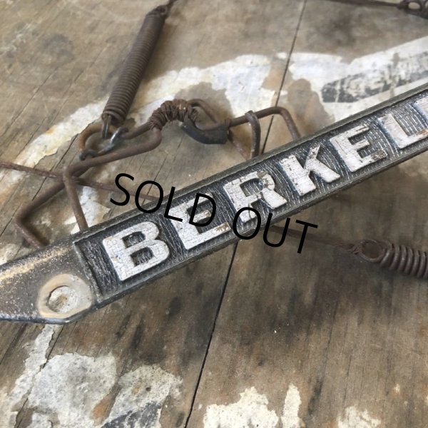 画像3: Vintage Automotive License Plate Frame / BERKELEY GIL. ASHCOM (B401) (3)