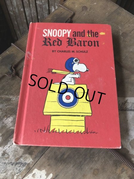 画像1: Vintage Book SNOOPY and the Red Baron (B419) (1)