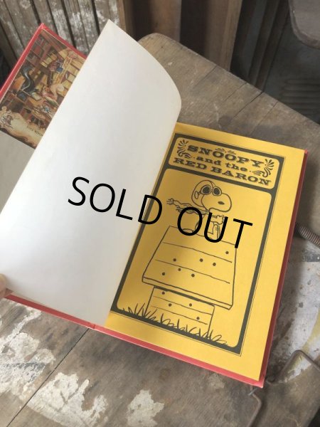 画像3: Vintage Book SNOOPY and the Red Baron (B419) (3)