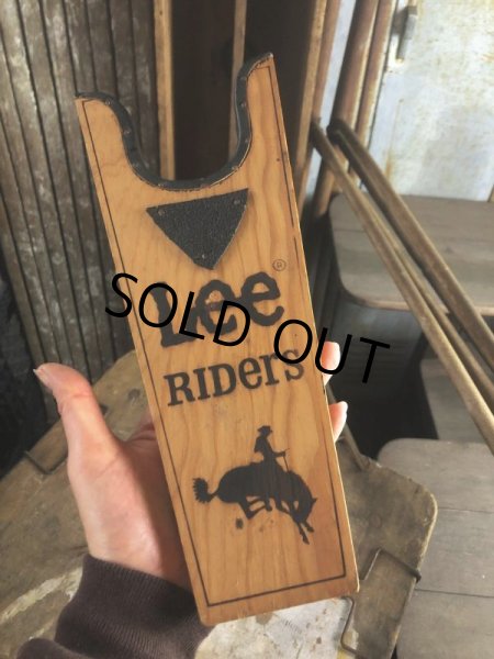 画像18: Vintage LEE RIDERS Advertising Wood Boot Jack Bucking Horse (B455) (18)