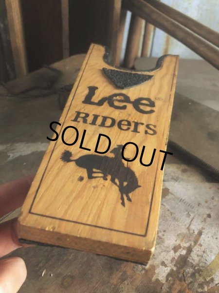 画像2: Vintage LEE RIDERS Advertising Wood Boot Jack Bucking Horse (B455) (2)