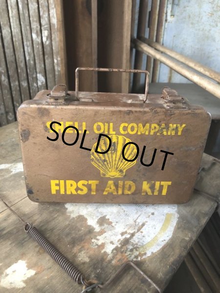 画像1: Vintage Shell Oil Company First Aid Kit Hard to Find! (B482) (1)