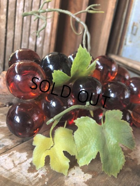 画像6: Vintage Mid-Century Lucite Acrylic Amber Grapes on Driftwood Base (B499) (6)