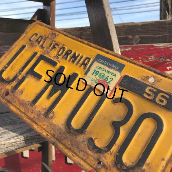 画像4: 50s Vintage American License Number Plate / 56 CALIFORNIA UFM 030 (B634) (4)