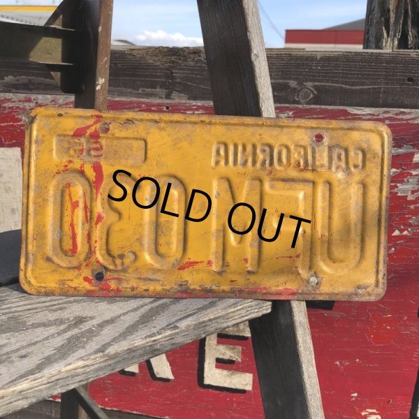 画像5: 50s Vintage American License Number Plate / 56 CALIFORNIA UFM 030 (B634) (5)