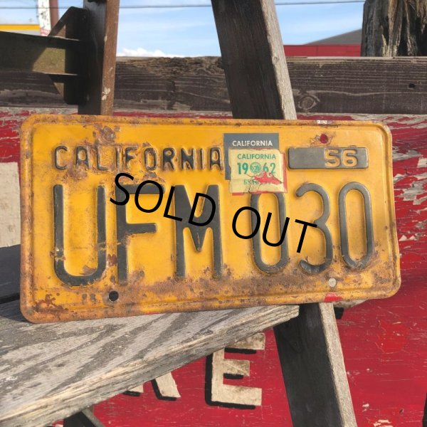 画像1: 50s Vintage American License Number Plate / 56 CALIFORNIA UFM 030 (B634) (1)