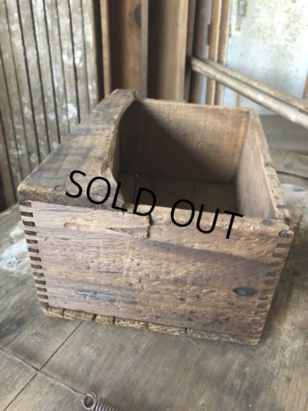 画像7: Antique Phoenix Bull Gog Toe Calks Wooden Box (B667) (7)