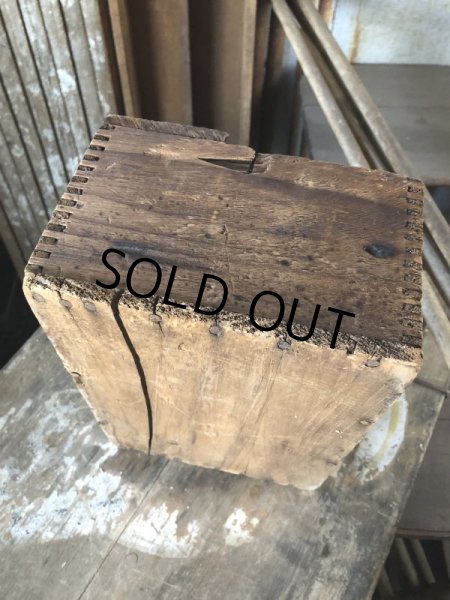 画像8: Antique Phoenix Bull Gog Toe Calks Wooden Box (B667) (8)