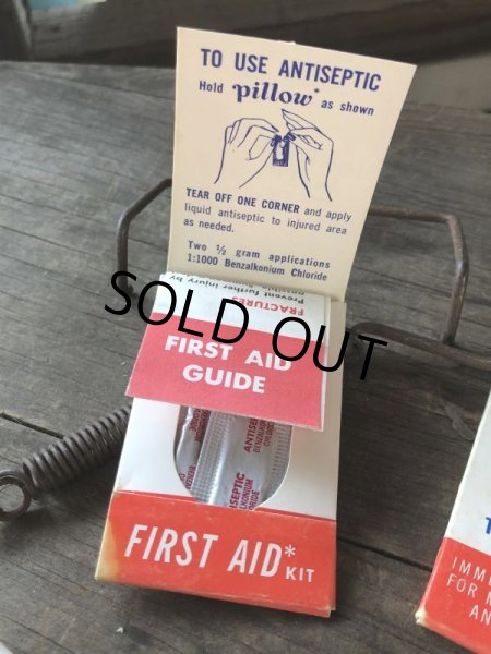 画像2: Vintage Reddy Kilowatt First Aid Kit (B672) (2)