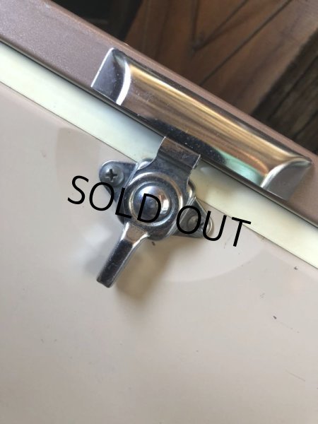 画像10: Vintage Coleman Cooler Box Butter Nuts (B739) (10)