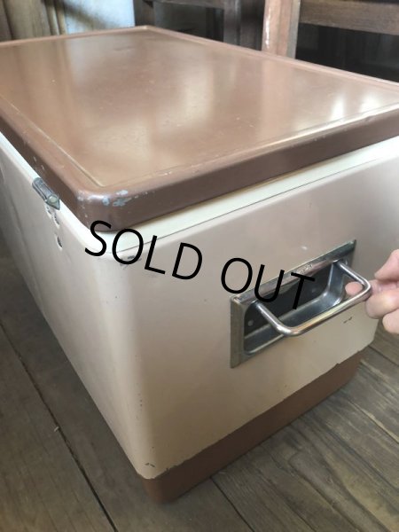 画像11: Vintage Coleman Cooler Box Butter Nuts (B739) (11)