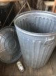 画像3: Vintage Galvanized Steel Metal Garbage Trash Can (B859) (3)