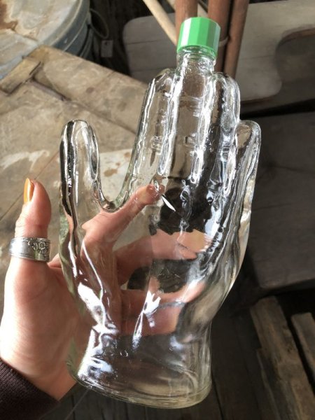 画像1: Vintage Hand Motif Lation Glass Bottle (B895) (1)