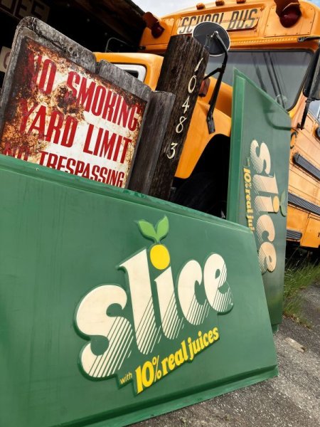 画像16: 【店舗引き取り限定】Vintage Advertising Slice Soda Store Sign Huge ! 184cm (B905) (16)