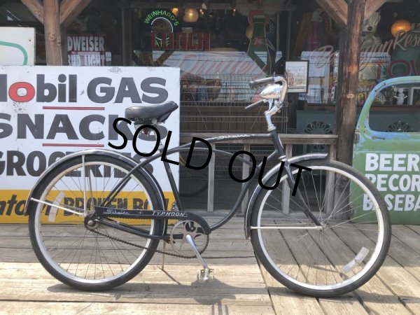 画像2:  【店舗引き取り限定】60s Vintage Schwinn Typhoon Bicycle 26” w /  Head Light (B908) (2)