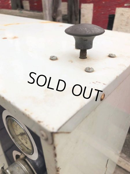 画像17: Vintage Stant Gas Oil Radiator Caps Gas Station Metal Display Cabinet (M018) (17)
