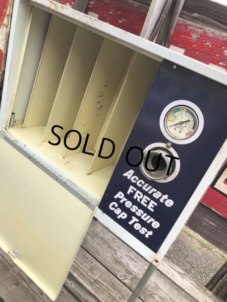 画像16: Vintage Stant Gas Oil Radiator Caps Gas Station Metal Display Cabinet (M018) (16)