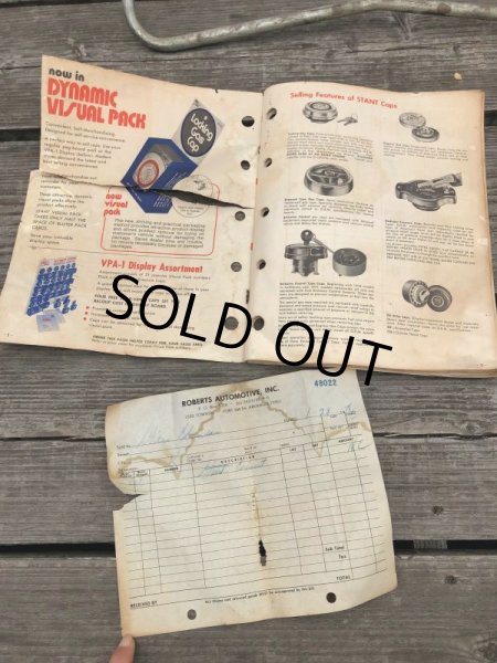 画像13: Vintage Stant Gas Oil Radiator Caps Gas Station Metal Display Cabinet (M018) (13)