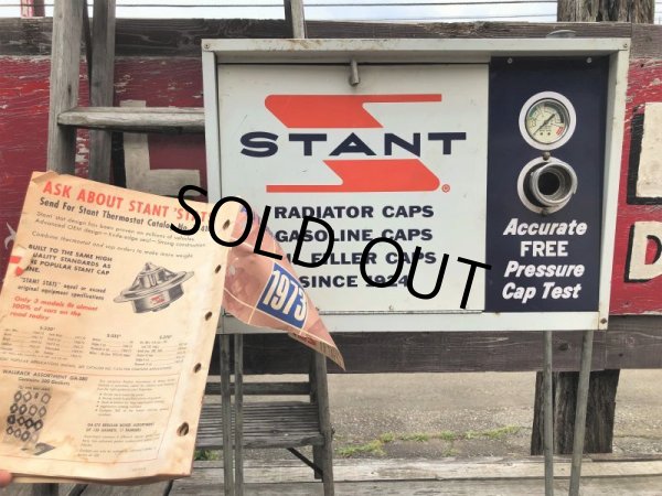 画像24: Vintage Stant Gas Oil Radiator Caps Gas Station Metal Display Cabinet (M018) (24)