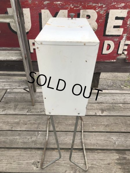 画像21: Vintage Stant Gas Oil Radiator Caps Gas Station Metal Display Cabinet (M018) (21)