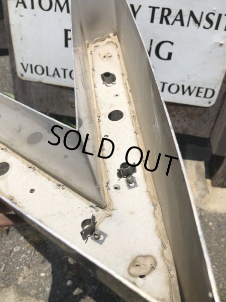 画像5: Vintage Advertising Store Display Letters Sign “ V ” (M010)  (5)