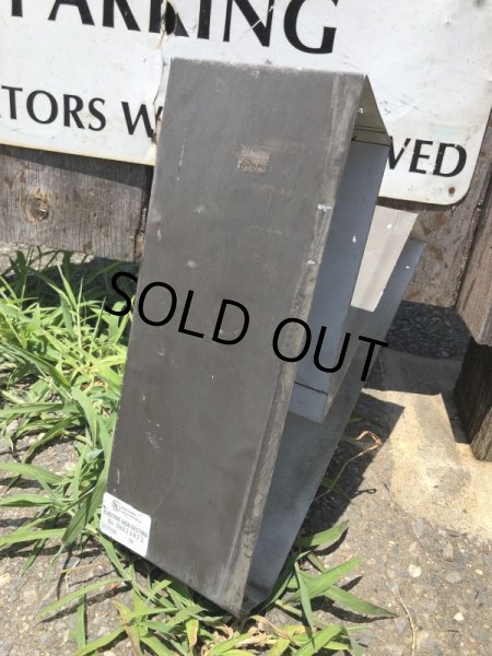 画像3: Vintage Advertising Store Display Letters Sign “ V ” (M015)  (3)