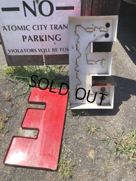 画像6: Vintage Advertising Store Display Letters Sign / Red “ BIG E ” (M045)  (6)