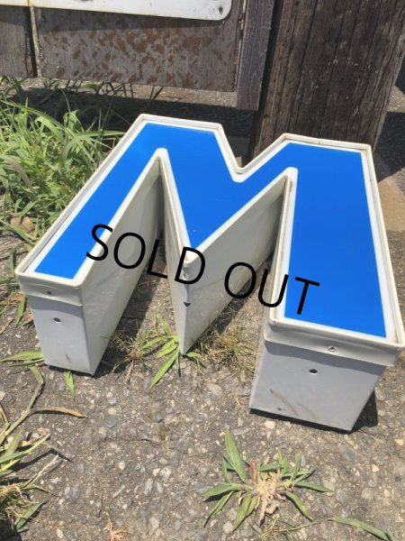 画像6: Vintage Advertising Store Display Letters Sign Blue “ M ” (M019)  (6)