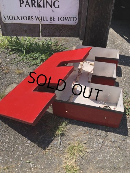 画像8: Vintage Advertising Store Display Letters Sign / Red “ BIG E ” (M045)  (8)