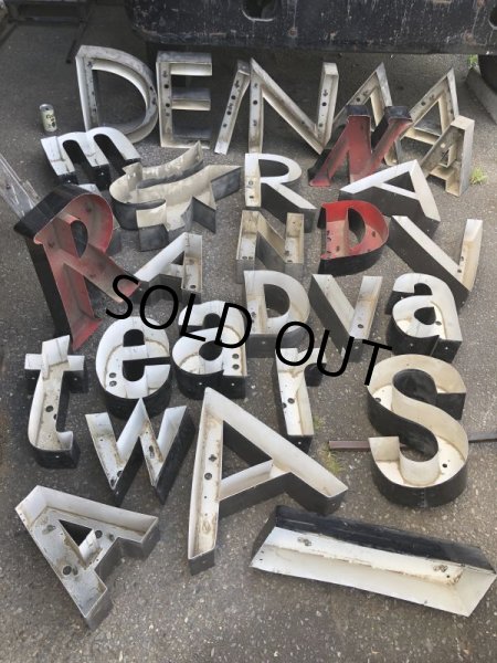 画像7: Vintage Advertising Store Display Letters Sign “ E ” (M008)  (7)