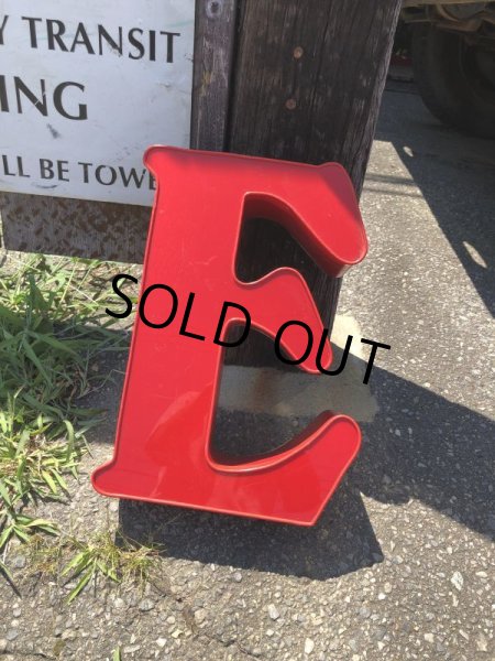 画像1: Vintage Advertising Store Display Letters Sign / Red “ E ” (M051)  (1)